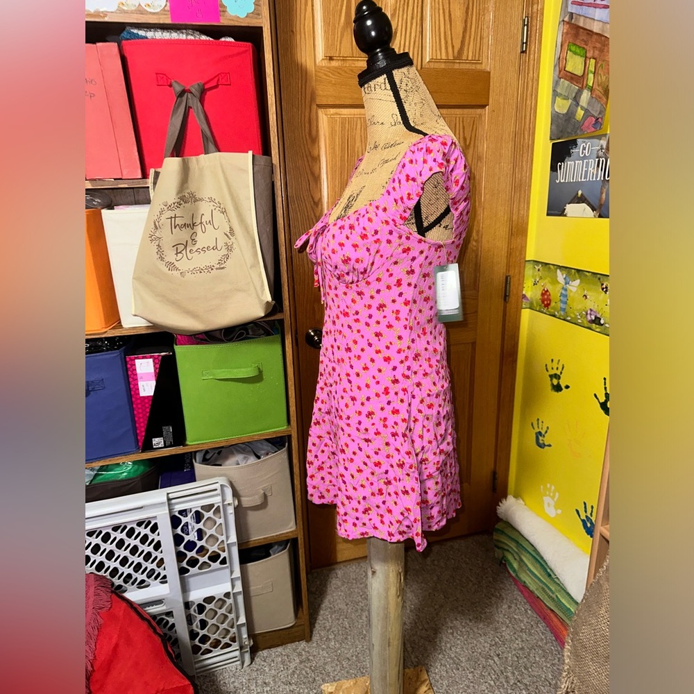 WILD FABLE💕💗🌸NWT CAPPED SLEEVED DRESS - Picture 6 of 9